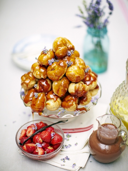 Tarta francesa Croquembouche para lucirte con tus invitados - Jamie Oliver  Recetas en Español - Videos Jamie Oliver en Español